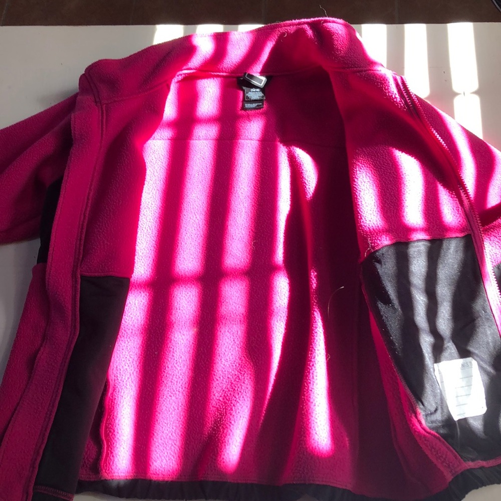 North face - Picture 4 of 5